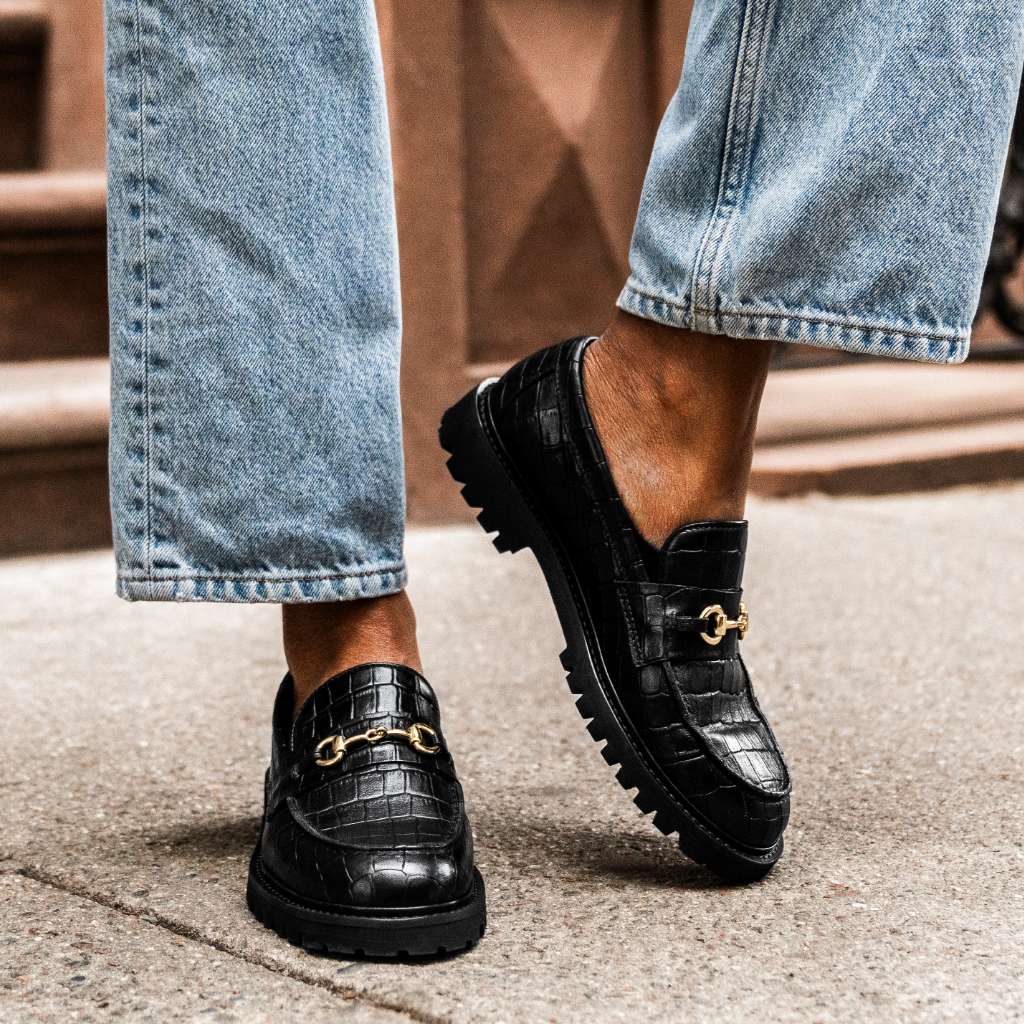 https://cdn.shopify.com/s/files/1/0419/1525/files/1024x1024-WMN-Penny-BlackGoldCroco-032525-2_3a21adf0-8d56-4b1c-8847-f1c88aa317d0.jpg?v=1749483267