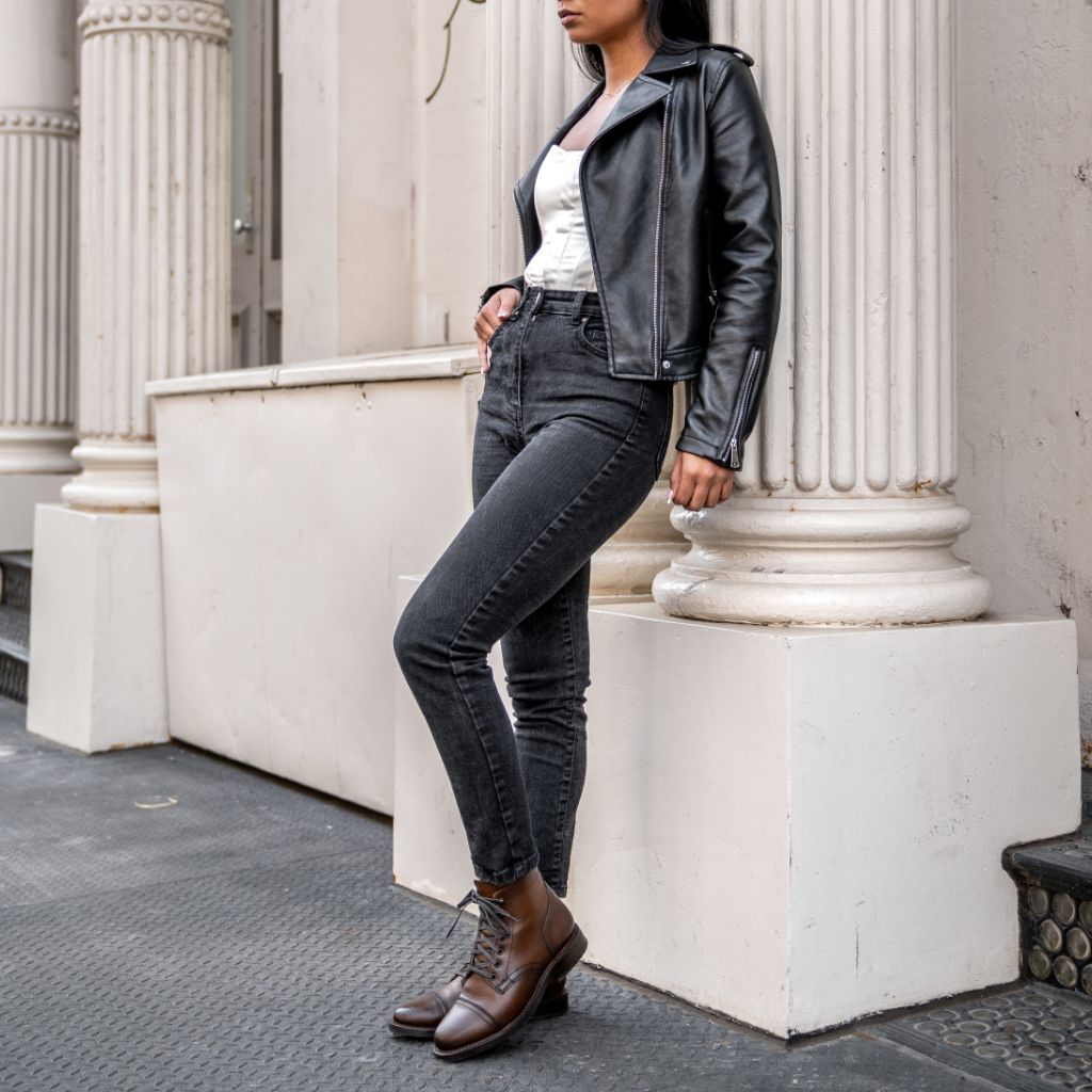 https://cdn.shopify.com/s/files/1/0419/1525/products/1024x1024-Women-Captain-Walnut-082322-3.jpg?v=1662589602