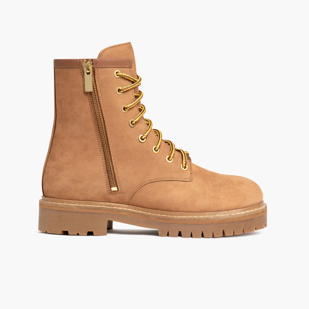 https://cdn.shopify.com/s/files/1/0419/1525/files/1024x1024-Women-Combat-TanNubuck-111924-SideZip.jpg?v=1733330669