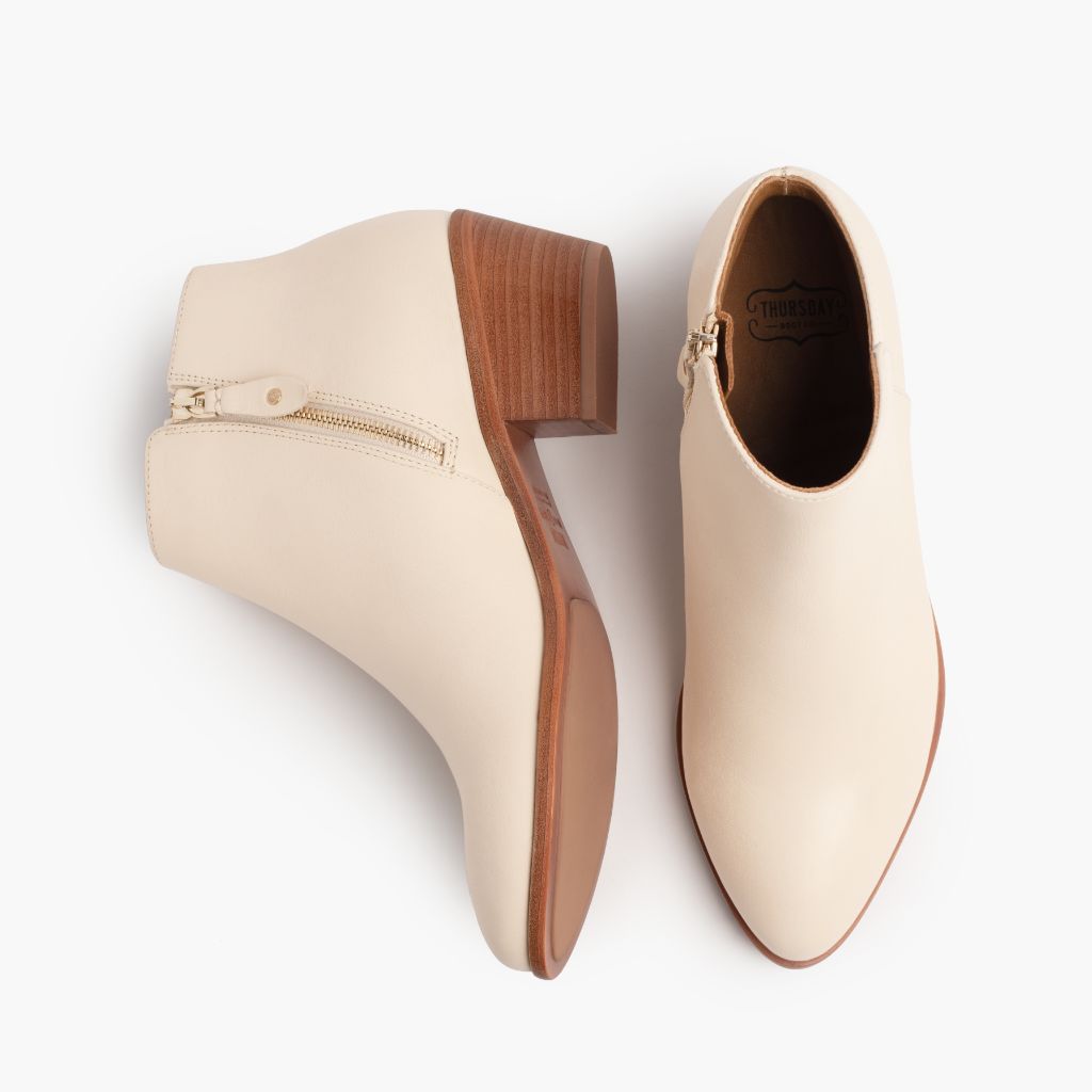 https://cdn.shopify.com/s/files/1/0419/1525/products/1024x1024-Women-Downtown-Beige-101421-Flatlay1.jpg?v=1634570296