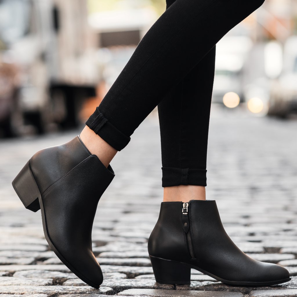https://cdn.shopify.com/s/files/1/0419/1525/products/1024x1024-Women-Downtown-Black-061421-1_de41dd62-20d1-4771-9262-a4b96dbd20a6.jpg?v=1623858114