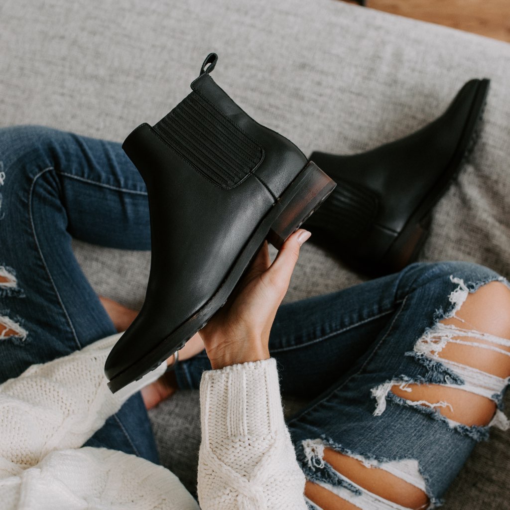 https://cdn.shopify.com/s/files/1/0419/1525/products/1024x1024-Women-Dreamer-Black-3.jpg?v=1596042067