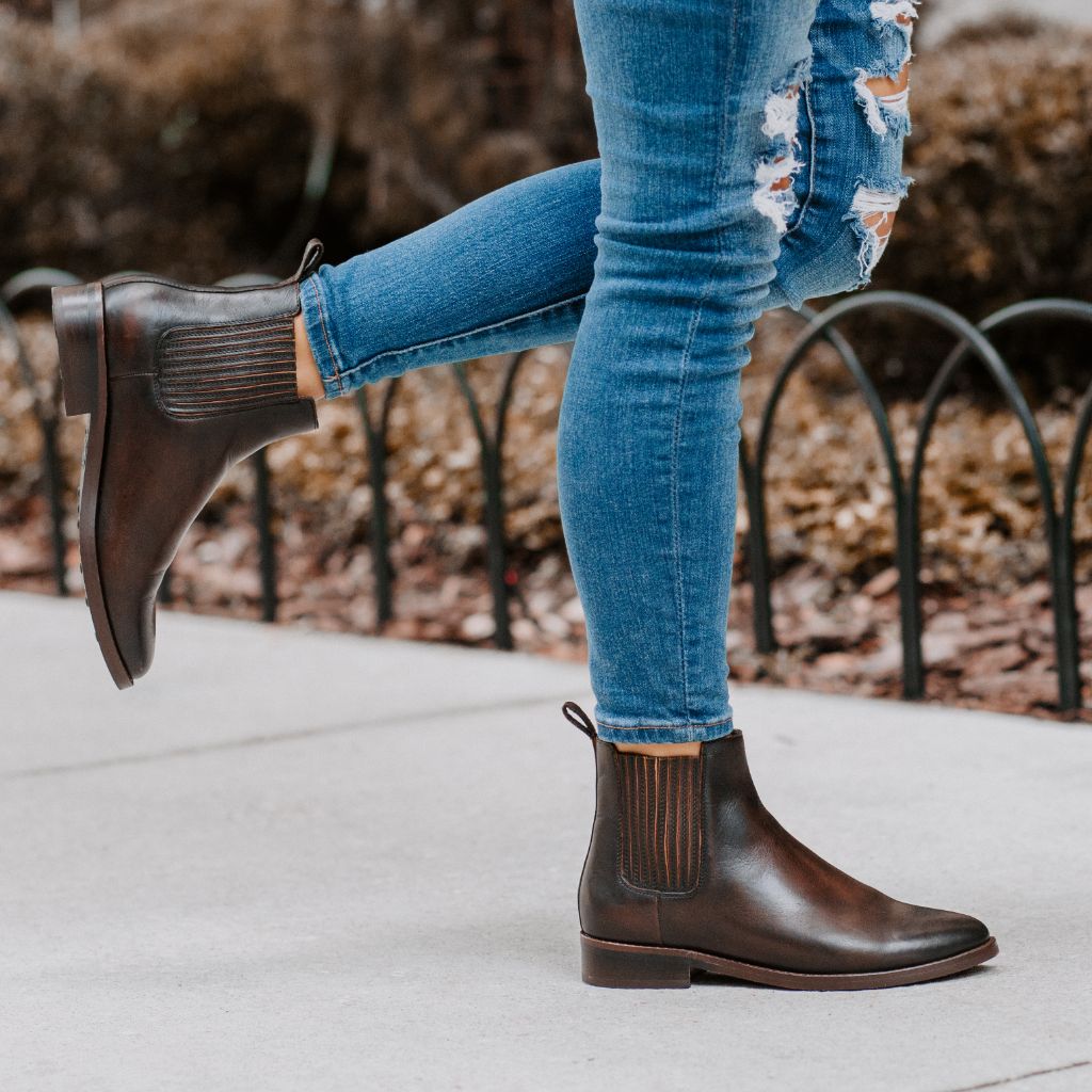 https://cdn.shopify.com/s/files/1/0419/1525/files/1024x1024-Women-Dreamer-BlackCoffee-101923-2.jpg?v=1698360222