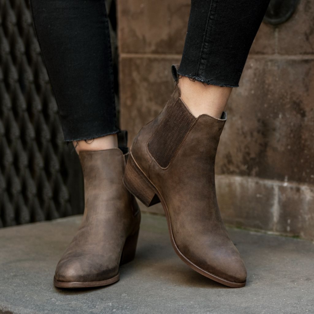 https://cdn.shopify.com/s/files/1/0419/1525/products/1024x1024-Women-Dreamer-Bootie-Tobacco-050522-1.jpg?v=1654900681