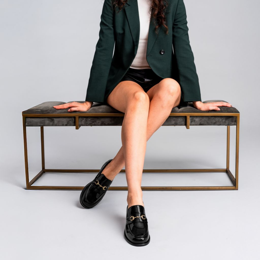 https://cdn.shopify.com/s/files/1/0419/1525/files/1024x1024-Women-DressPenny-BlackGold-032125-2A.jpg?v=1746029259