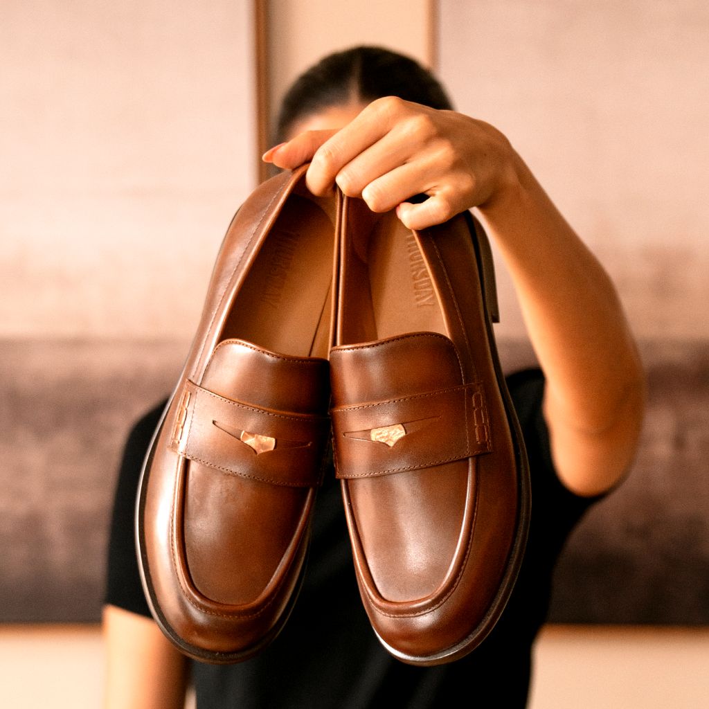 https://cdn.shopify.com/s/files/1/0419/1525/files/1024x1024-Women-DressPenny-Pecan-081525-4_a81d5898-4239-4b96-bb7a-9b4b51f76dbb.jpg?v=1759934421