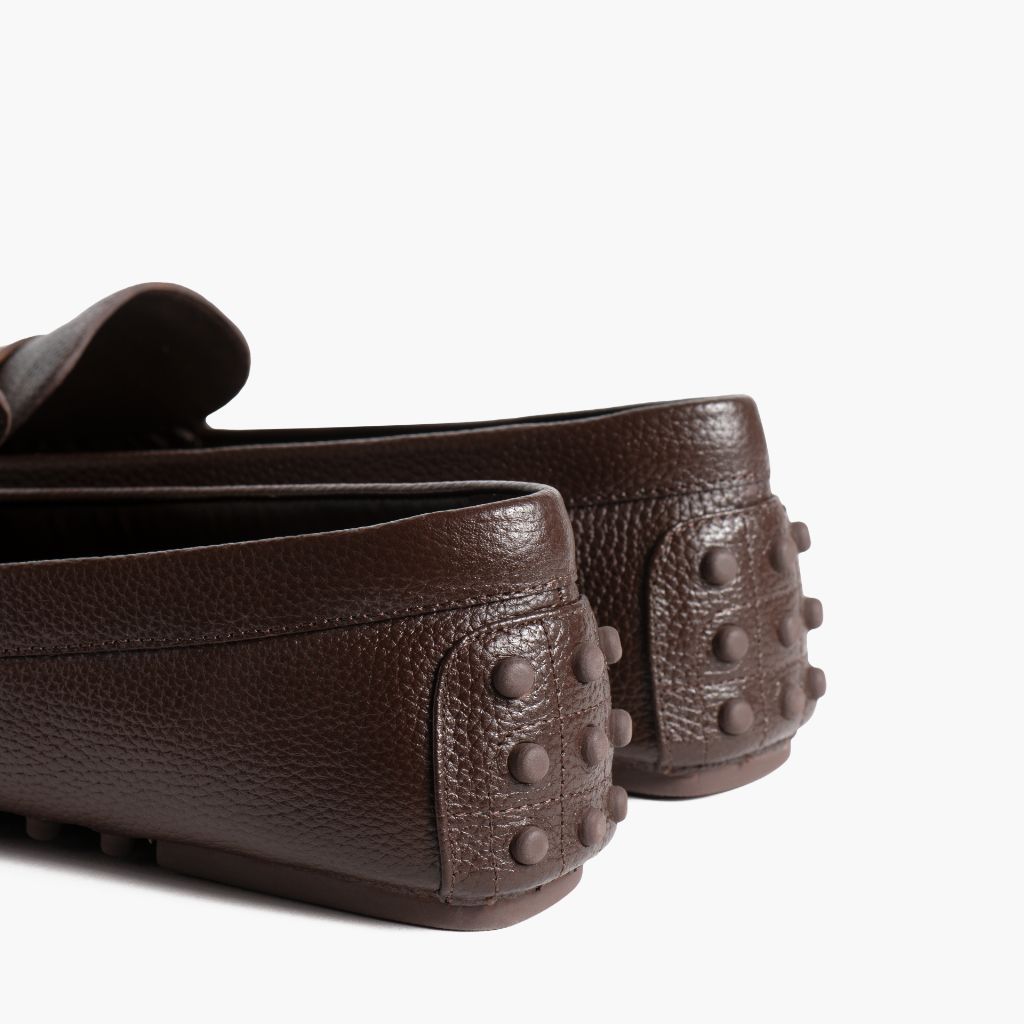https://cdn.shopify.com/s/files/1/0419/1525/files/1024x1024-Women-DrivingLoafer-BrownGold-062524-Rear.jpg?v=1757957673