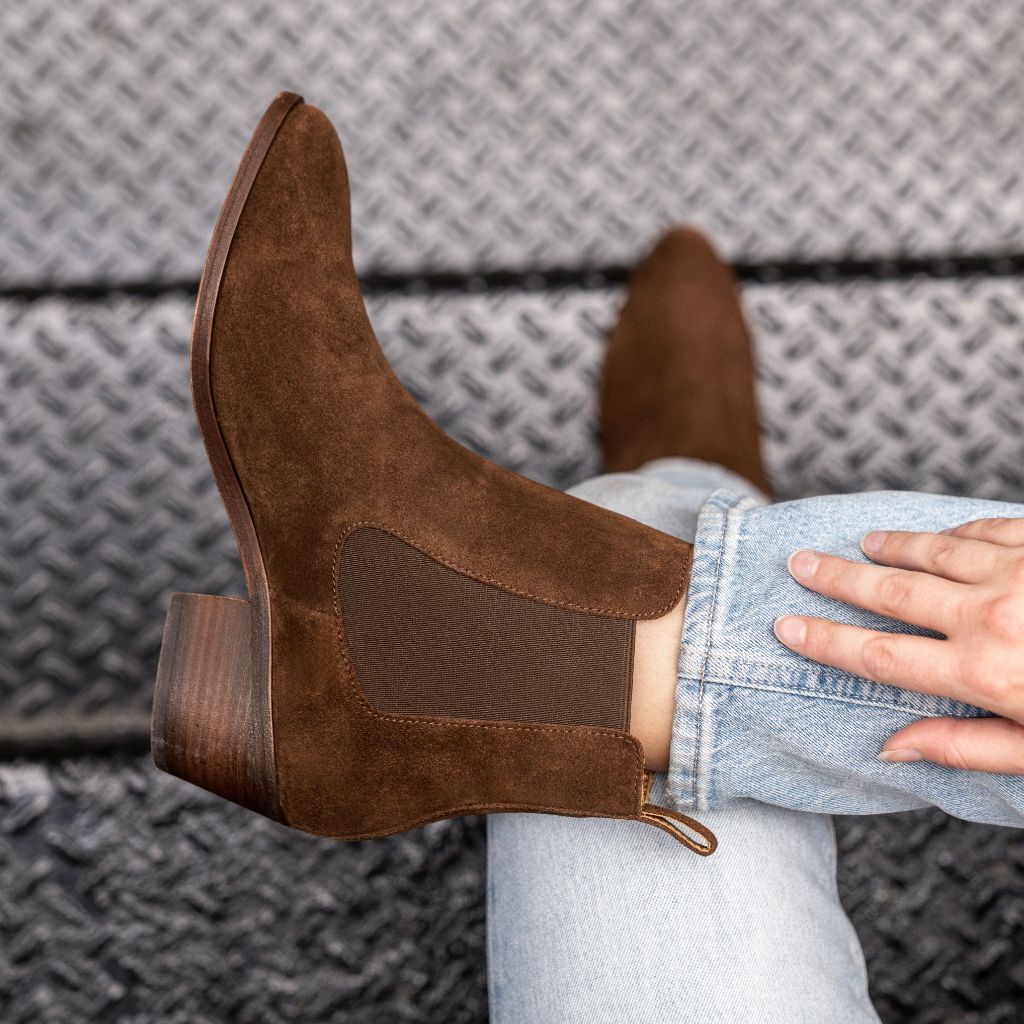 https://cdn.shopify.com/s/files/1/0419/1525/files/1024x1024-Women-DuchessBootie-Cinnamon-090823-3.jpg?v=1694555553