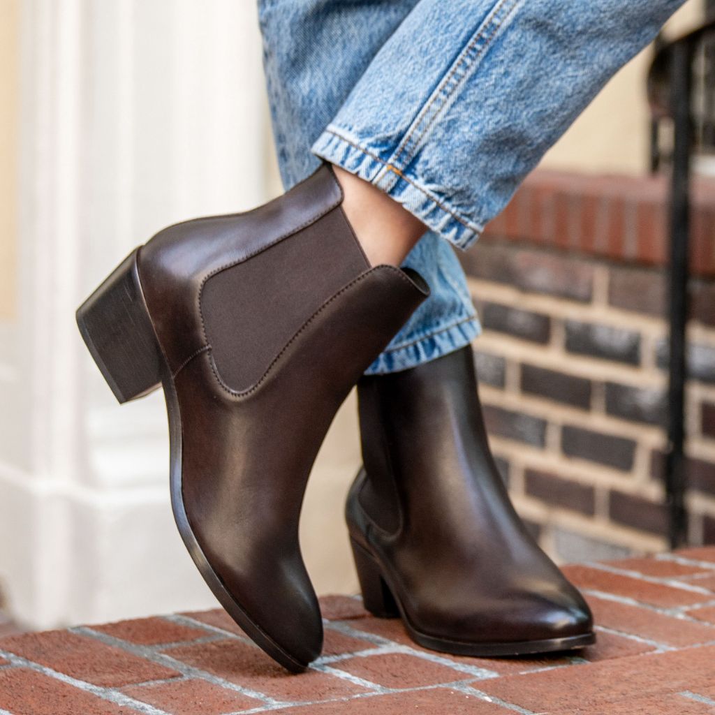 https://cdn.shopify.com/s/files/1/0419/1525/files/1024x1024-Women-DuchessBootie-OldEnglish-090823-1.jpg?v=1694466219