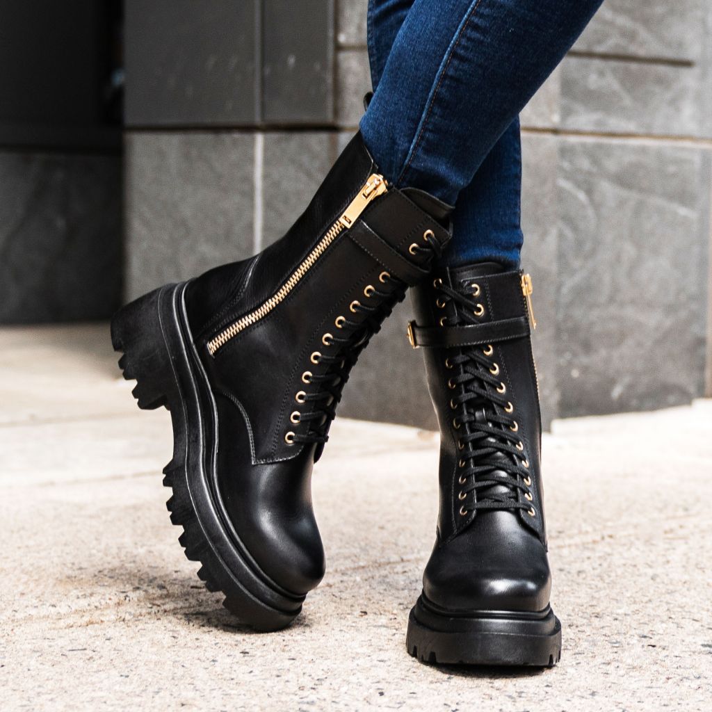 https://cdn.shopify.com/s/files/1/0419/1525/files/1024x1024-Women-Fatale-BlackGold-100423-2.jpg?v=1696965156