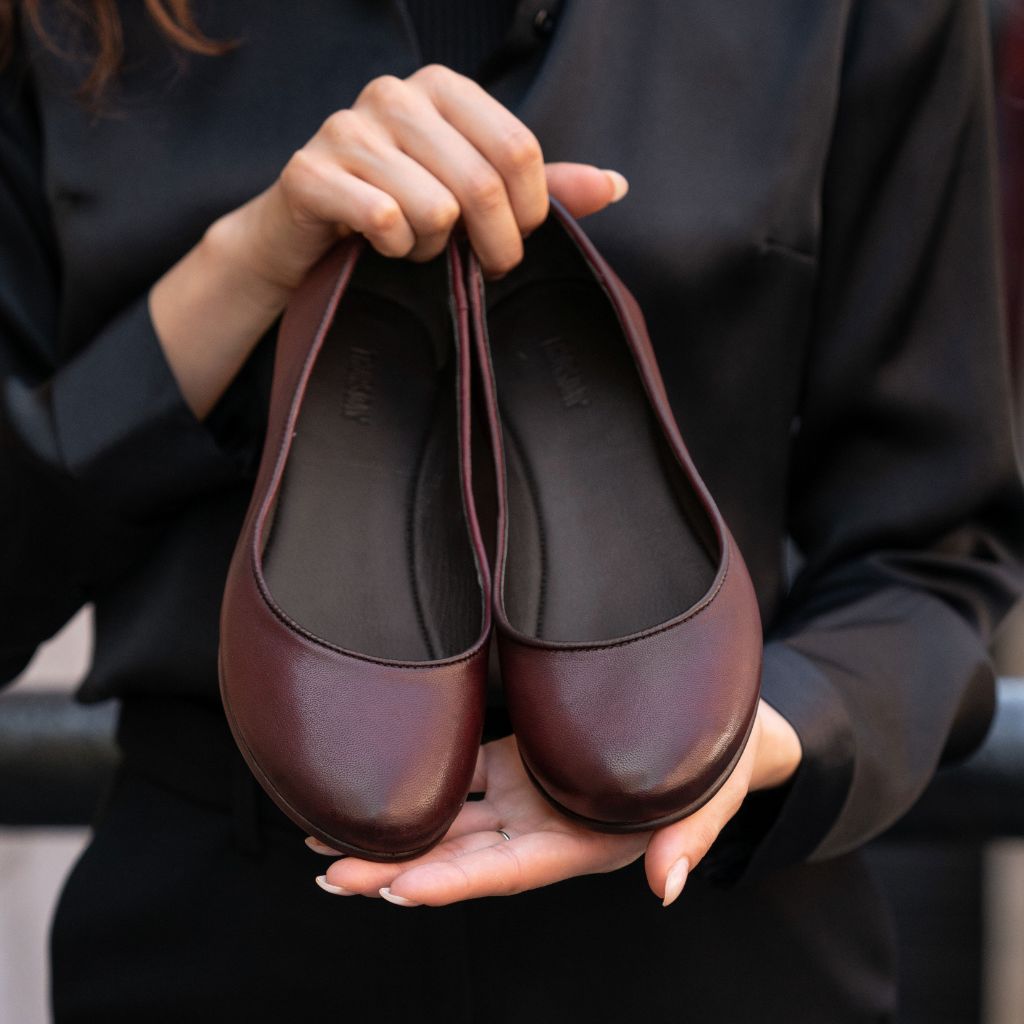 https://cdn.shopify.com/s/files/1/0419/1525/files/1024x1024-Women-Feliz-Wine-042723-3.jpg?v=1683573000