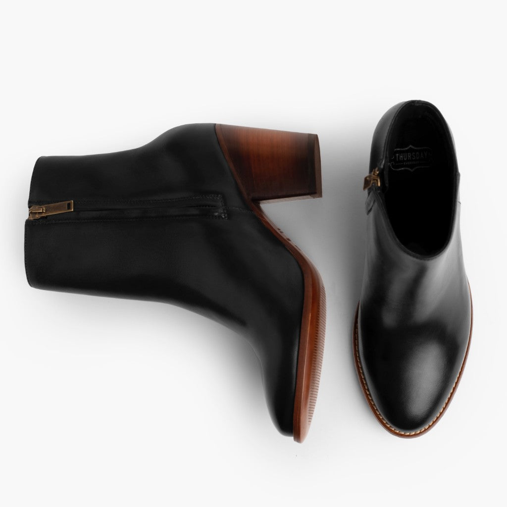 https://cdn.shopify.com/s/files/1/0419/1525/products/1024x1024-Women-Highline2.0-Black-081121-Flatlay1.jpg?v=1631122331