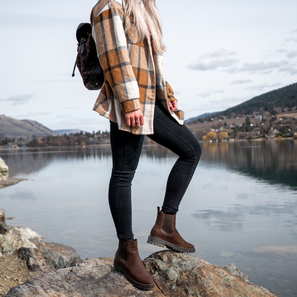 https://cdn.shopify.com/s/files/1/0419/1525/products/1024x1024-Women-Legend-Truffle-041621-3.jpg?v=1619198746