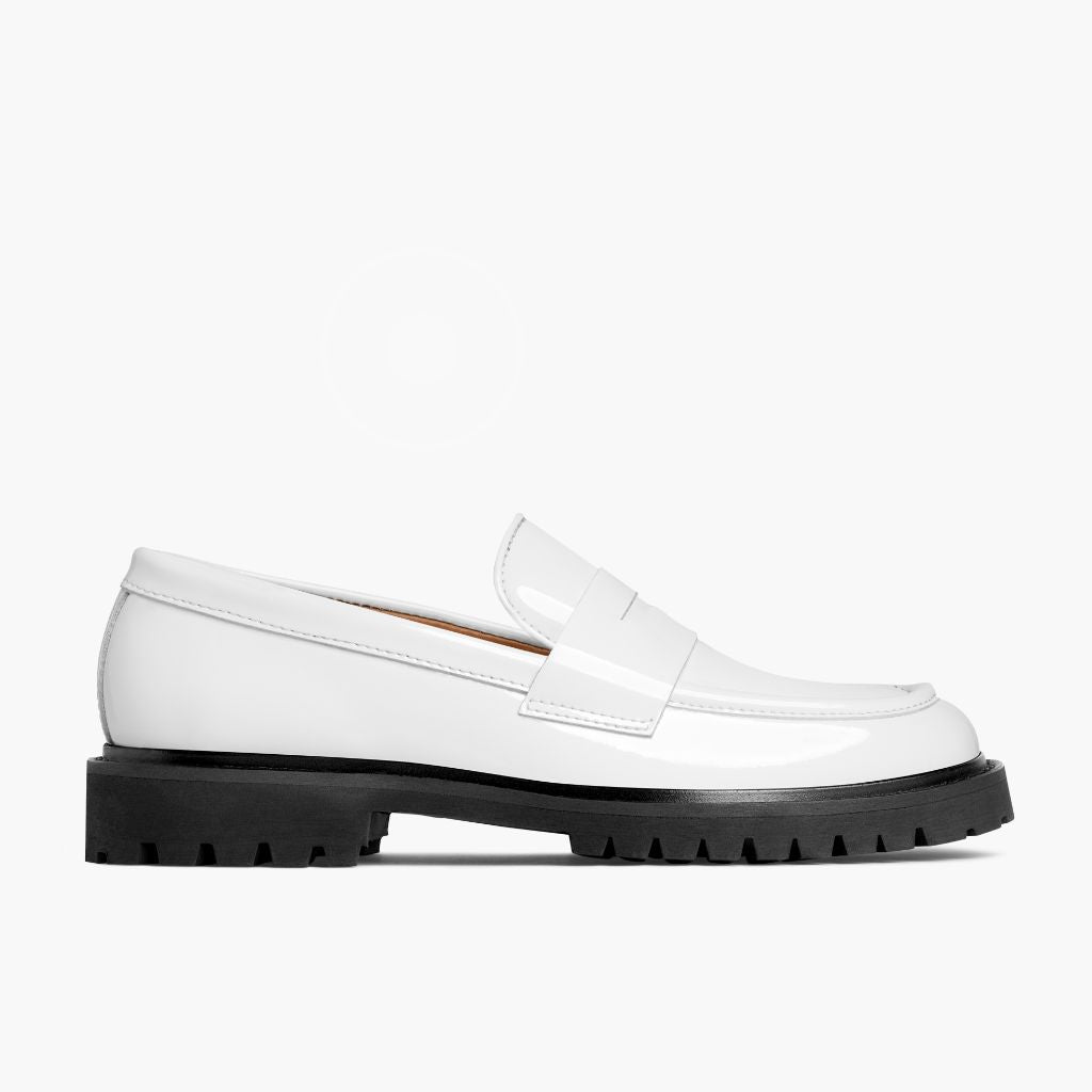 https://cdn.shopify.com/s/files/1/0419/1525/files/1024x1024-Women-Penny-White-082024-Side_cc1a40c7-abc9-4daa-8c41-bd42a36faf10.jpg?v=1724791739