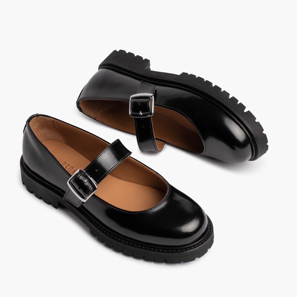 https://cdn.shopify.com/s/files/1/0419/1525/files/1024x1024-Women-PennyJane-Black-110325-FlatlayAlt_02cd945b-f5df-41a1-a185-6a2d838c6839.jpg?v=1765231163