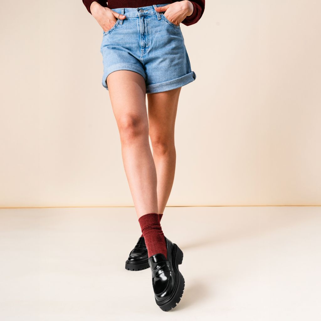 https://cdn.shopify.com/s/files/1/0419/1525/files/1024x1024-Women-PennyPlatform-Black-040425-2_020bc6fa-ce01-4dd4-9b99-c7b8fdd24c7b.jpg?v=1748987542