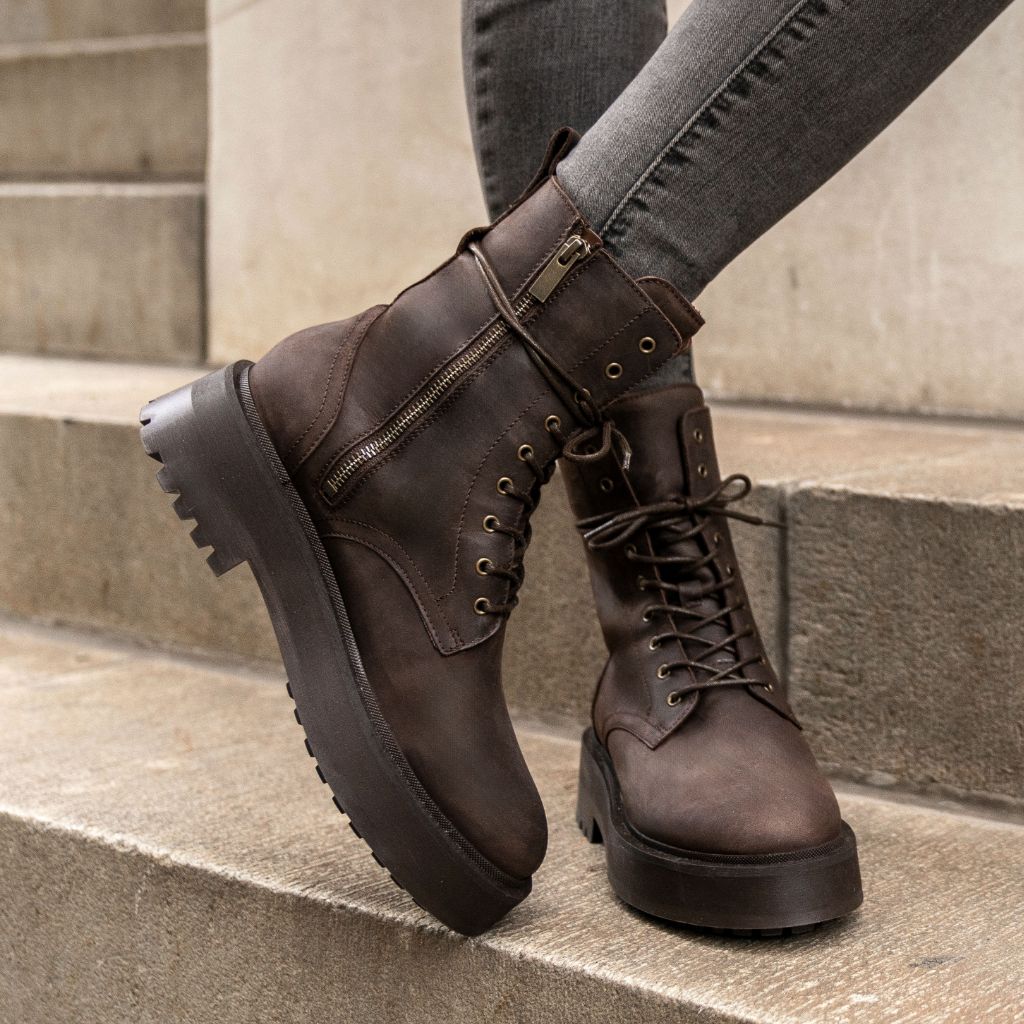 https://cdn.shopify.com/s/files/1/0419/1525/files/1024x1024-Women-Quest-DarkChocolate-083023-1.jpg?v=1693929873