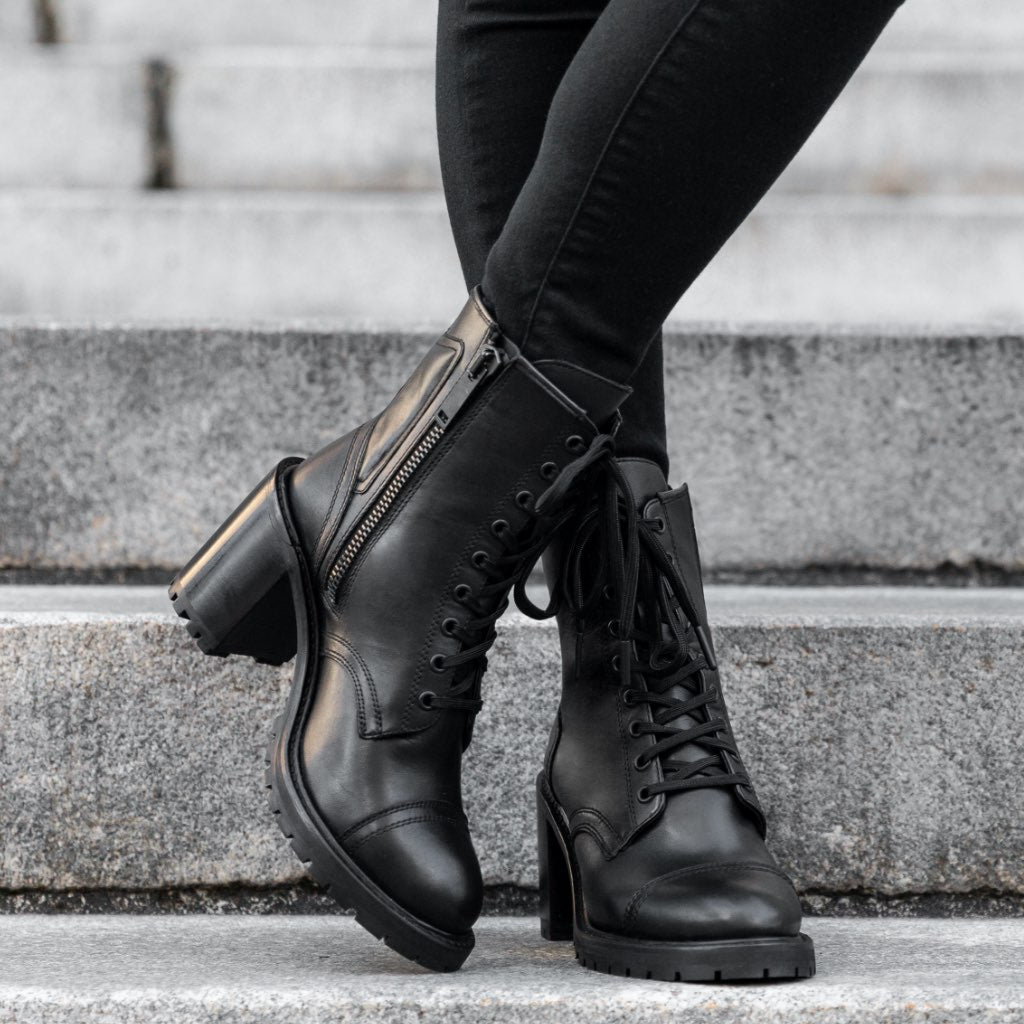 https://cdn.shopify.com/s/files/1/0419/1525/products/1024x1024-Women-Rebel-Black-1.jpg?v=1604522702
