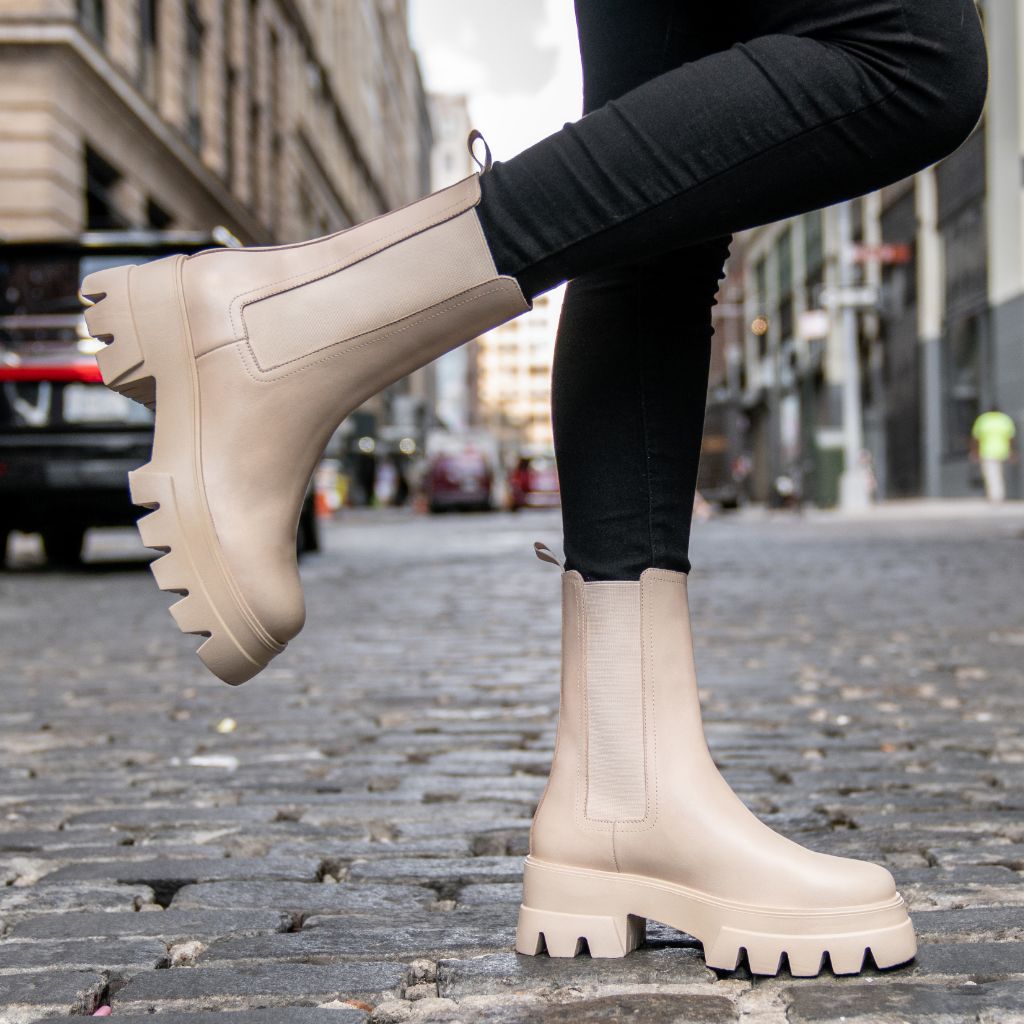 https://cdn.shopify.com/s/files/1/0419/1525/products/1024x1024-Women-Reign-Cream-082522-3.jpg?v=1761341832