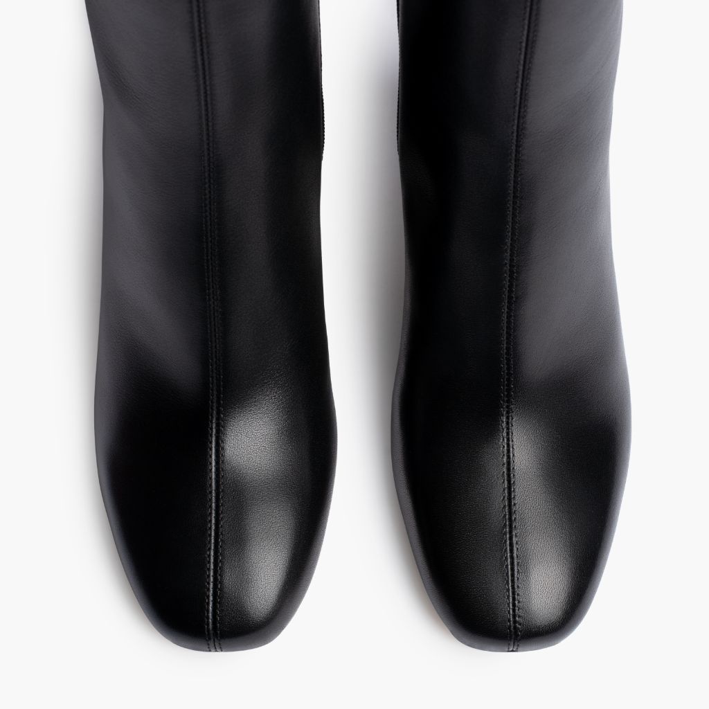 https://cdn.shopify.com/s/files/1/0419/1525/files/1024x1024-Women-Soleil-Black-033126-ToeDetail_8ce087a1-5af2-4bbf-8a5e-c9cc1715ef08.jpg?v=1779304737