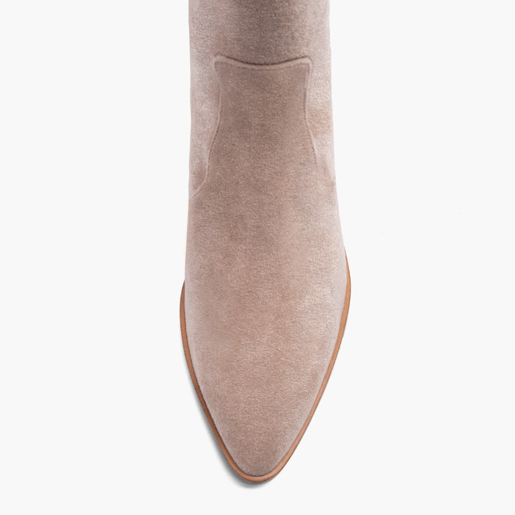 https://cdn.shopify.com/s/files/1/0419/1525/products/1024x1024-Women-Tempest-Sand-ToeDetail.jpg?v=1603906596