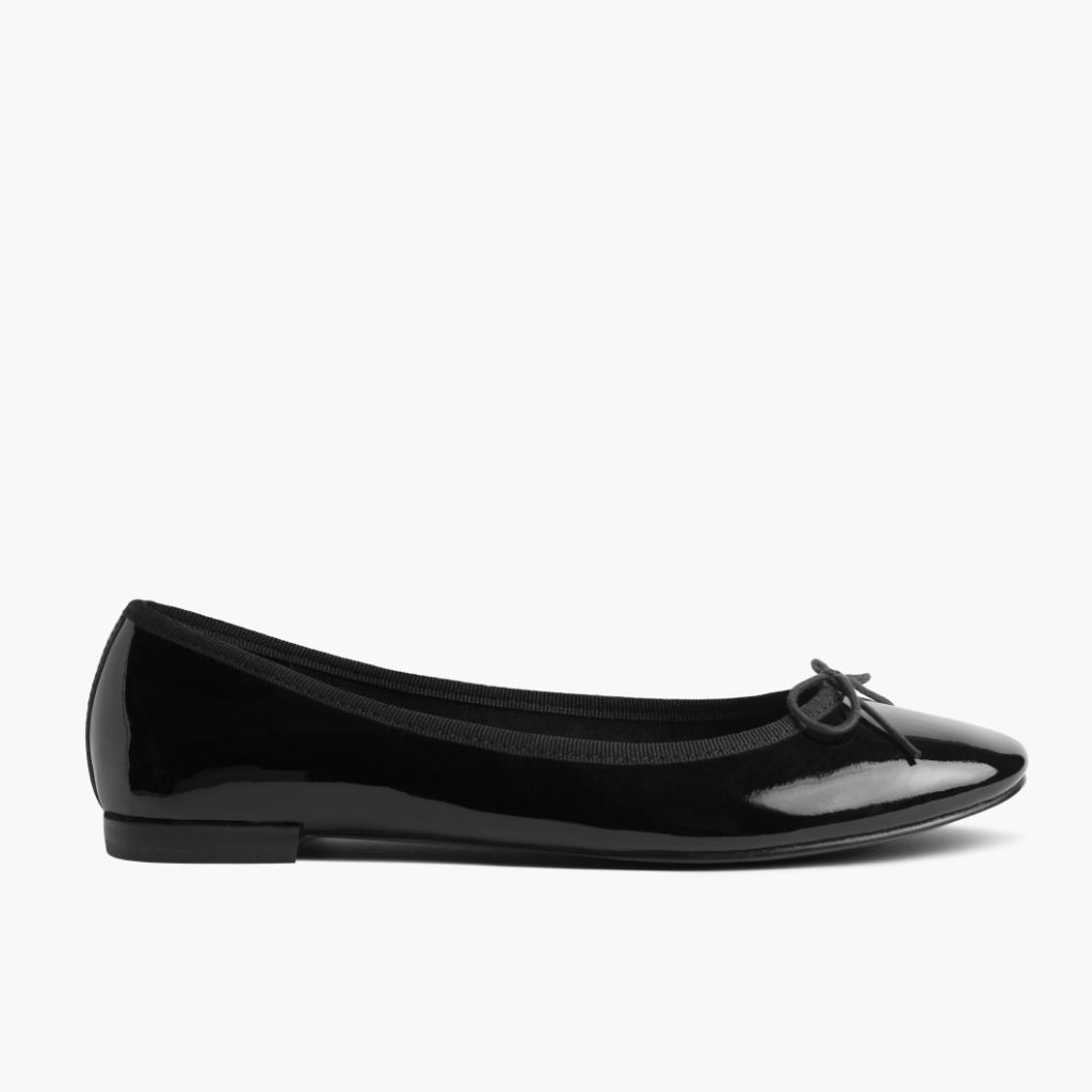 https://cdn.shopify.com/s/files/1/0419/1525/files/1024x1024-Women-TinyDancer-BlackPatent-081225-Side.jpg?v=1756309377