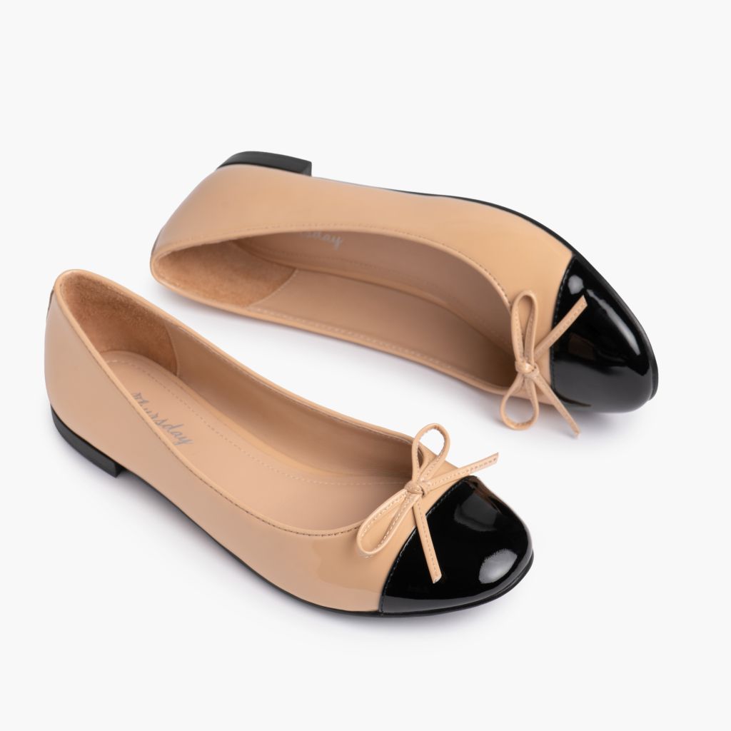 https://cdn.shopify.com/s/files/1/0419/1525/files/1024x1024-Women-TinyDancer-CapToe-Buff-121025-FlatlayAlt_fae959dd-a7a9-4cb7-a0aa-527fdf4bf097.jpg?v=1768245137