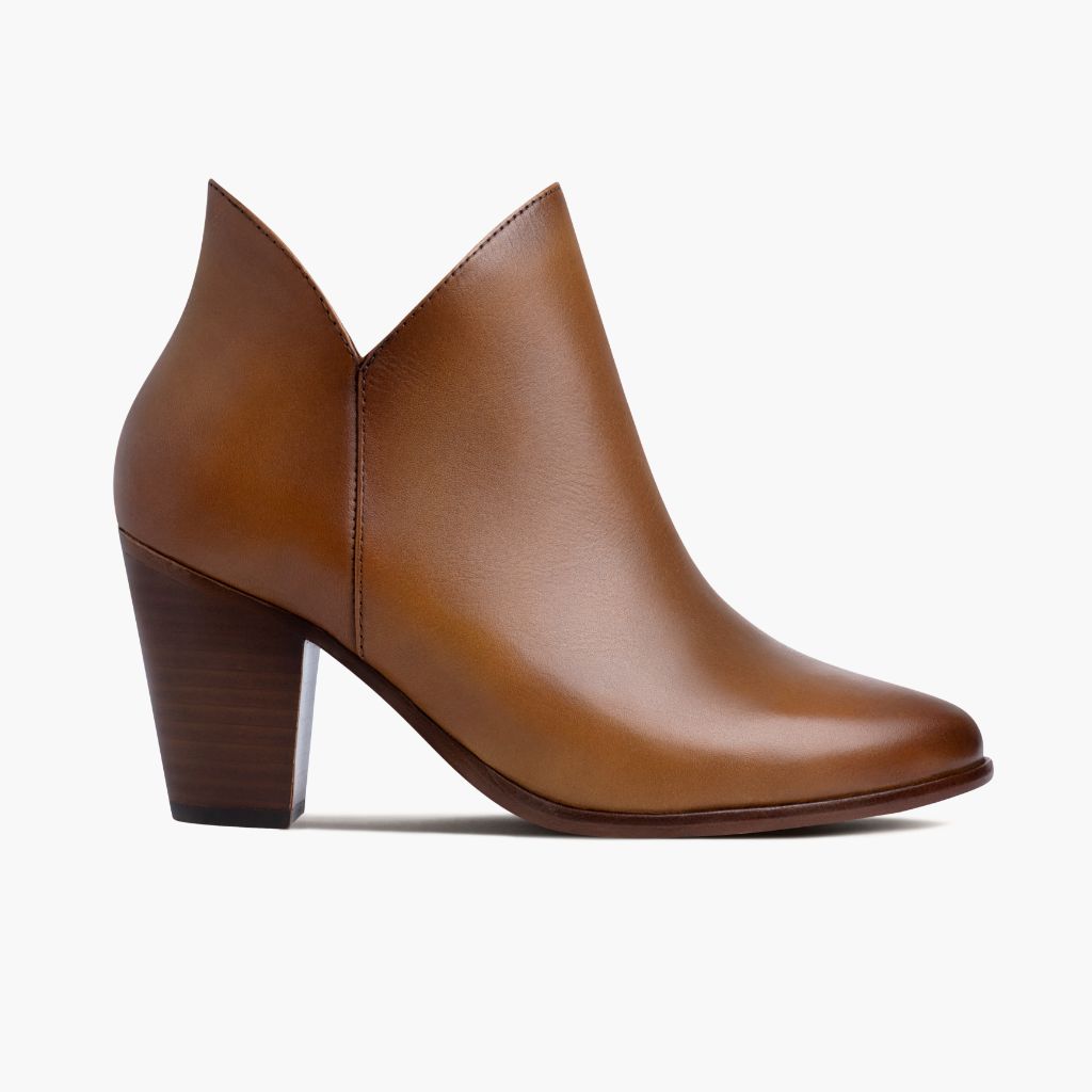 https://cdn.shopify.com/s/files/1/0419/1525/products/1024x1024-Women-Uptown-Tan-102122-Side.jpg?v=1666739585