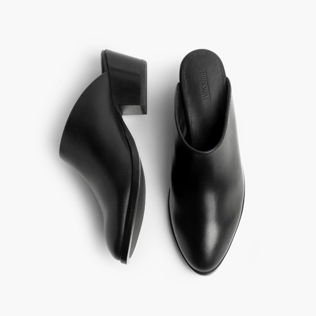 https://cdn.shopify.com/s/files/1/0419/1525/files/1024x1024-Womens-Breeze-Black-071223-Flatlay1.jpg?v=1690828625