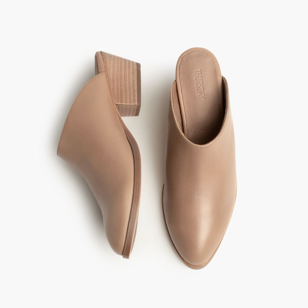 https://cdn.shopify.com/s/files/1/0419/1525/files/1024x1024-Womens-Breeze-MilkCoffee-071423-Flatlay1.jpg?v=1690837448