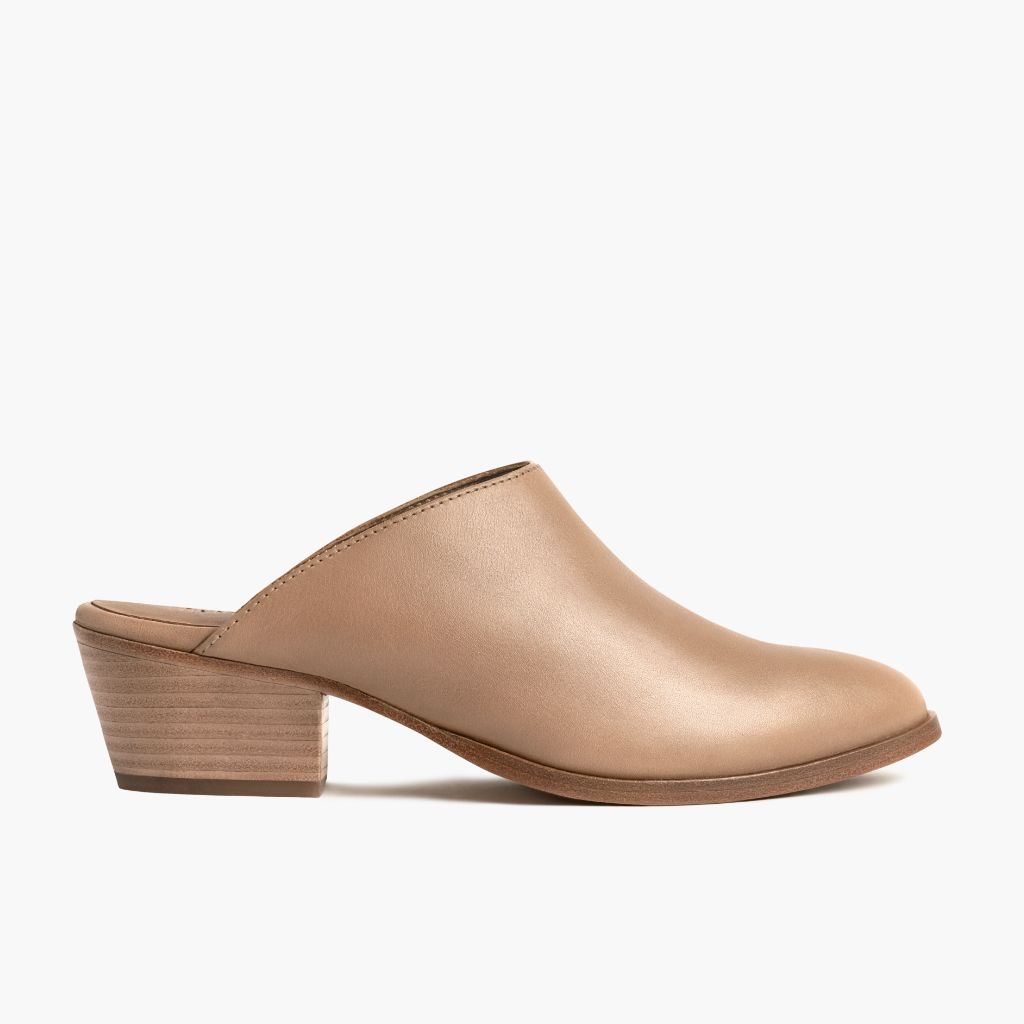 https://cdn.shopify.com/s/files/1/0419/1525/files/1024x1024-Womens-Breeze-MilkCoffee-071423-Side.jpg?v=1690837448