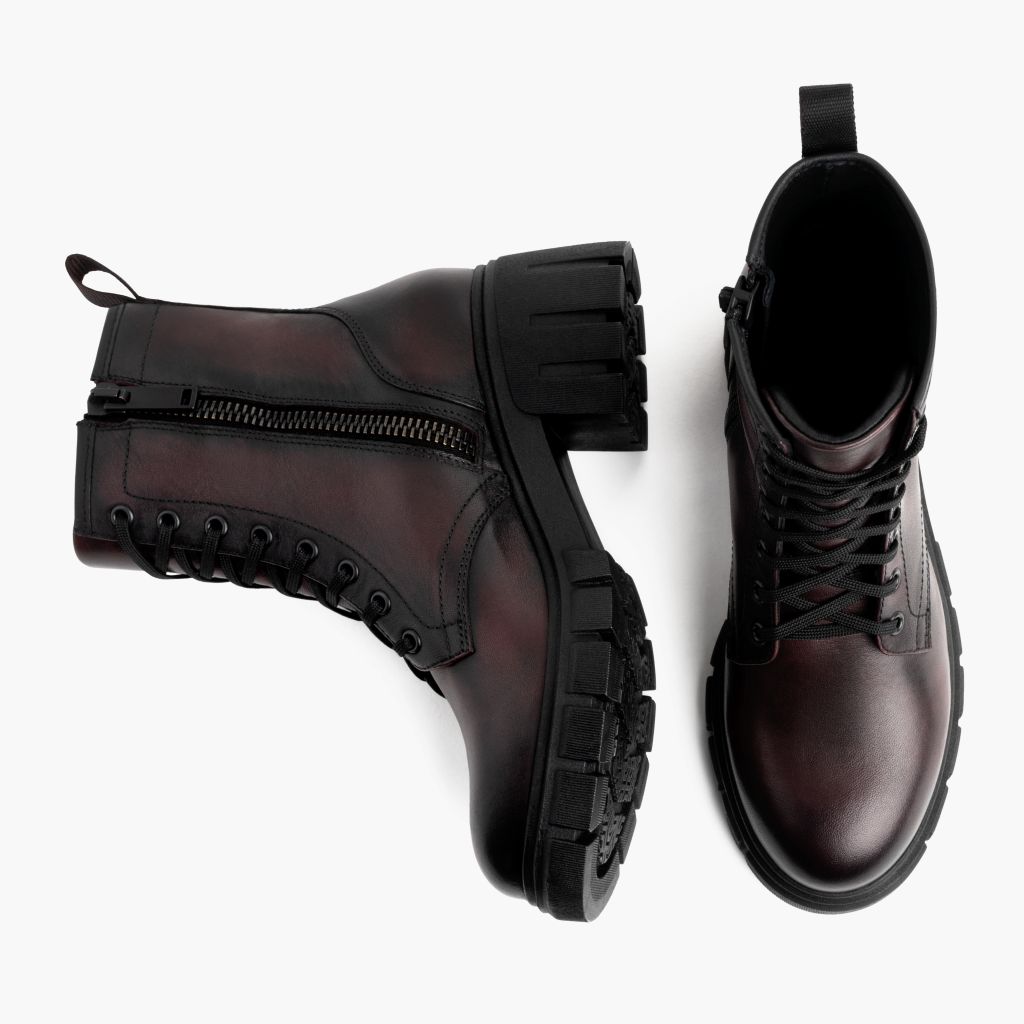 https://cdn.shopify.com/s/files/1/0419/1525/files/1024x1024-Womens-Coda-BlackCherry-101424-Flatlay1_6081f970-171a-4213-84c1-94debd0248dc.jpg?v=1729811465