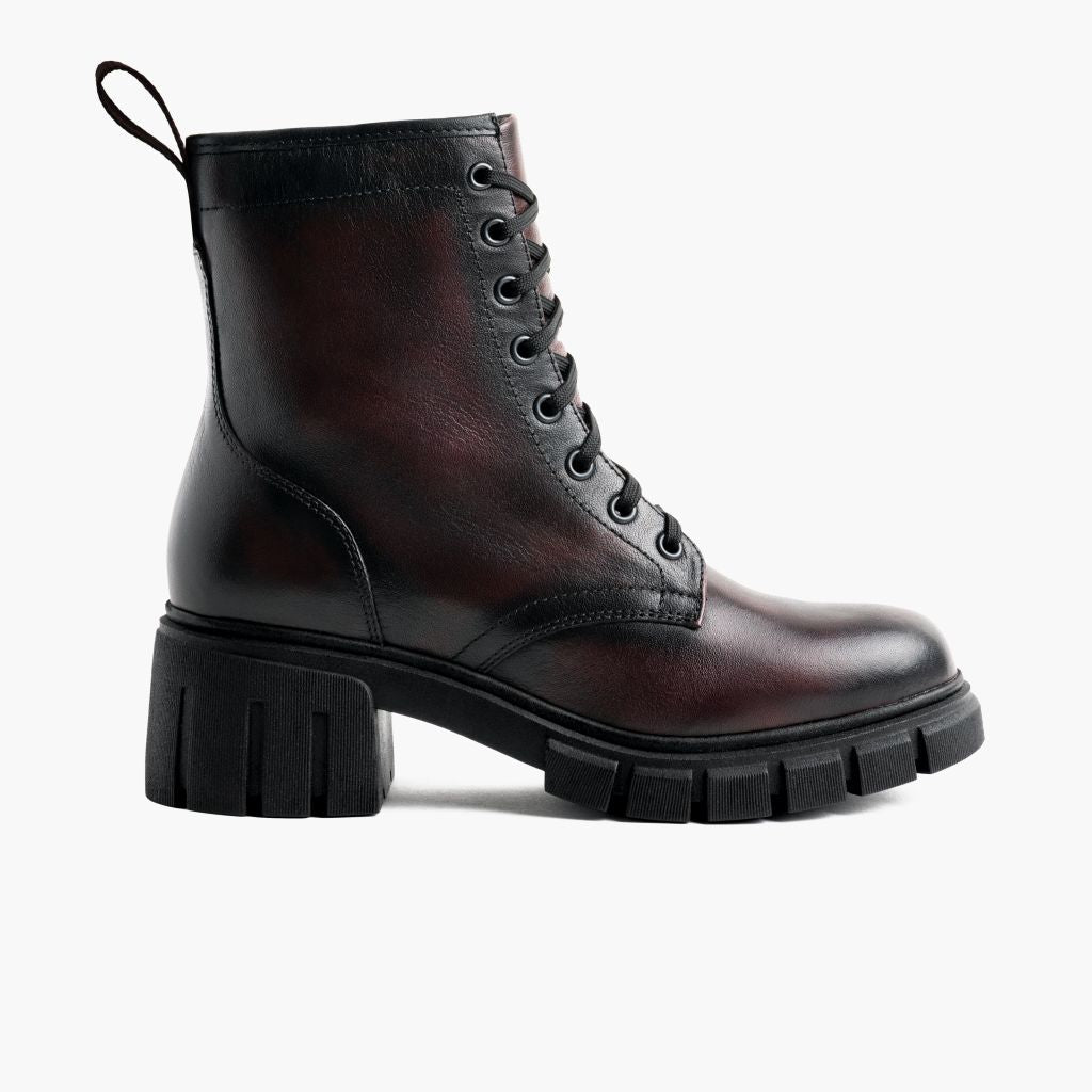 https://cdn.shopify.com/s/files/1/0419/1525/files/1024x1024-Womens-Coda-BlackCherry-101424-Side_a5e662e1-e526-43b8-89d0-2fa6793ca16f.jpg?v=1729811465