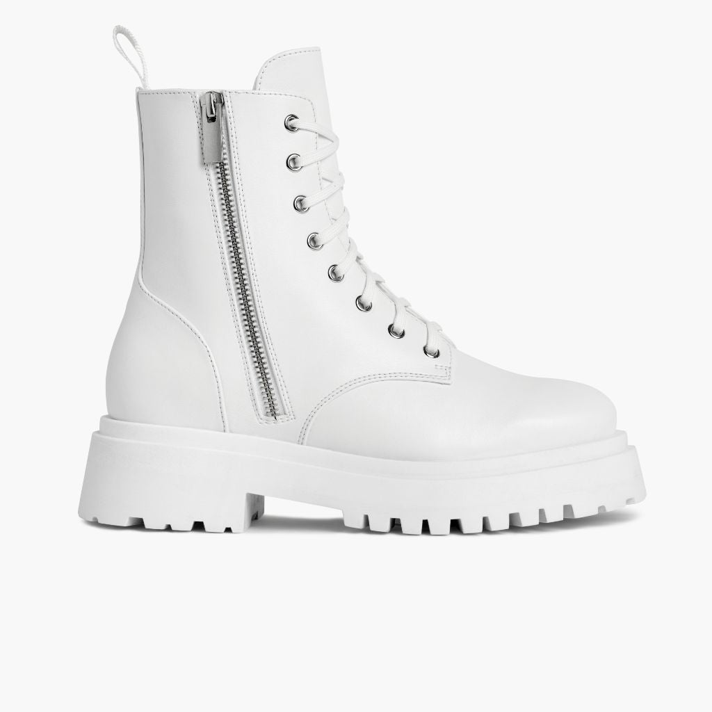 https://cdn.shopify.com/s/files/1/0419/1525/files/1024x1024-Womens-Dolce-White-070723-SideZip.jpg?v=1695067164