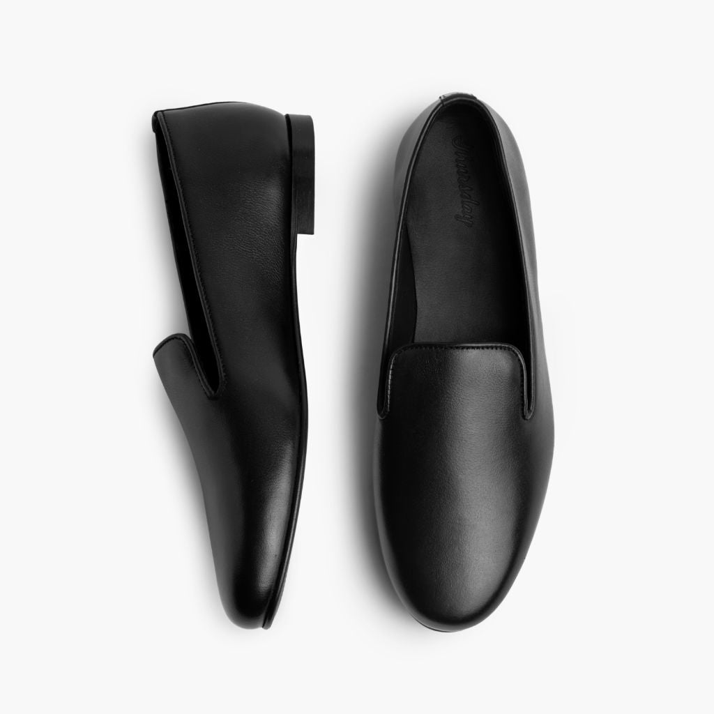 https://cdn.shopify.com/s/files/1/0419/1525/files/1024x1024-Womens-Eden-Black-011724-Flatlay1.jpg?v=1707263246