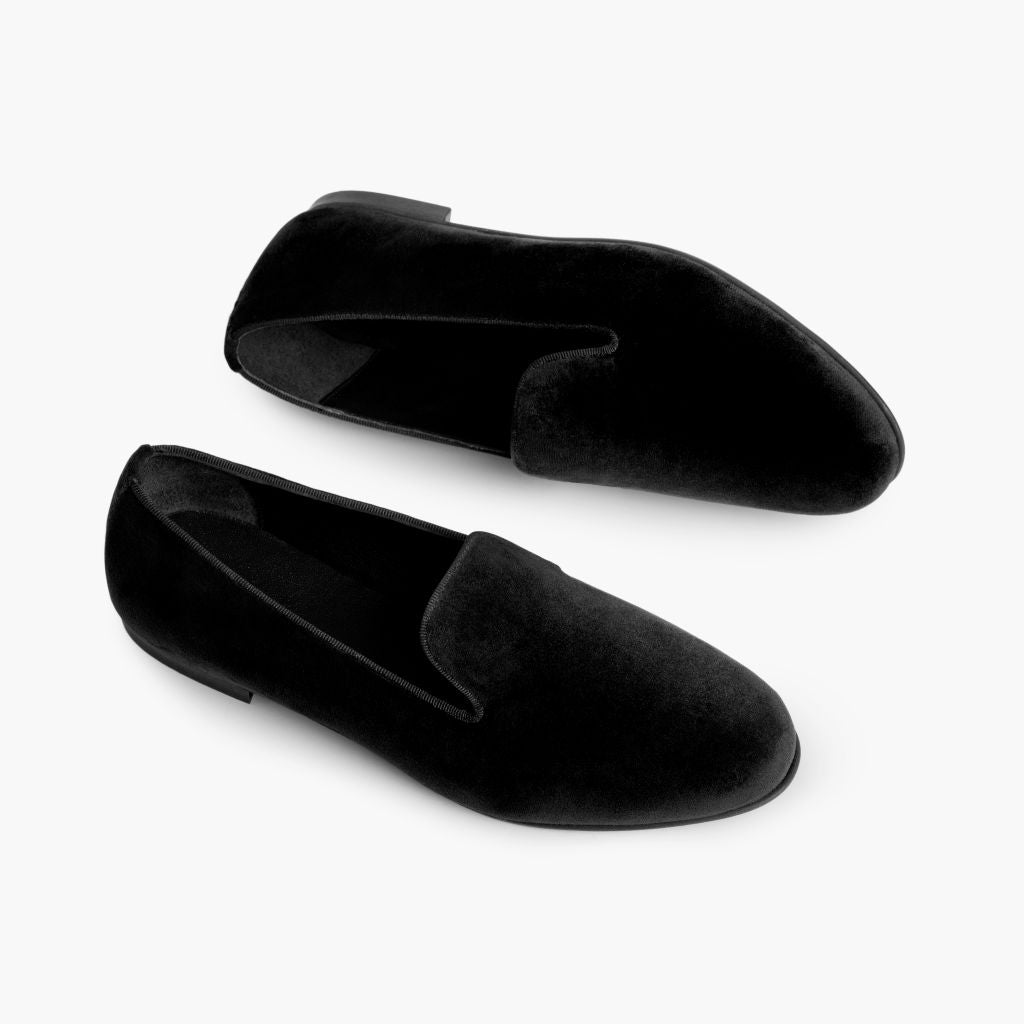 https://cdn.shopify.com/s/files/1/0419/1525/files/1024x1024-Womens-Eden-BlackVelvet-041924-FlatlayAlt.jpg?v=1715099524