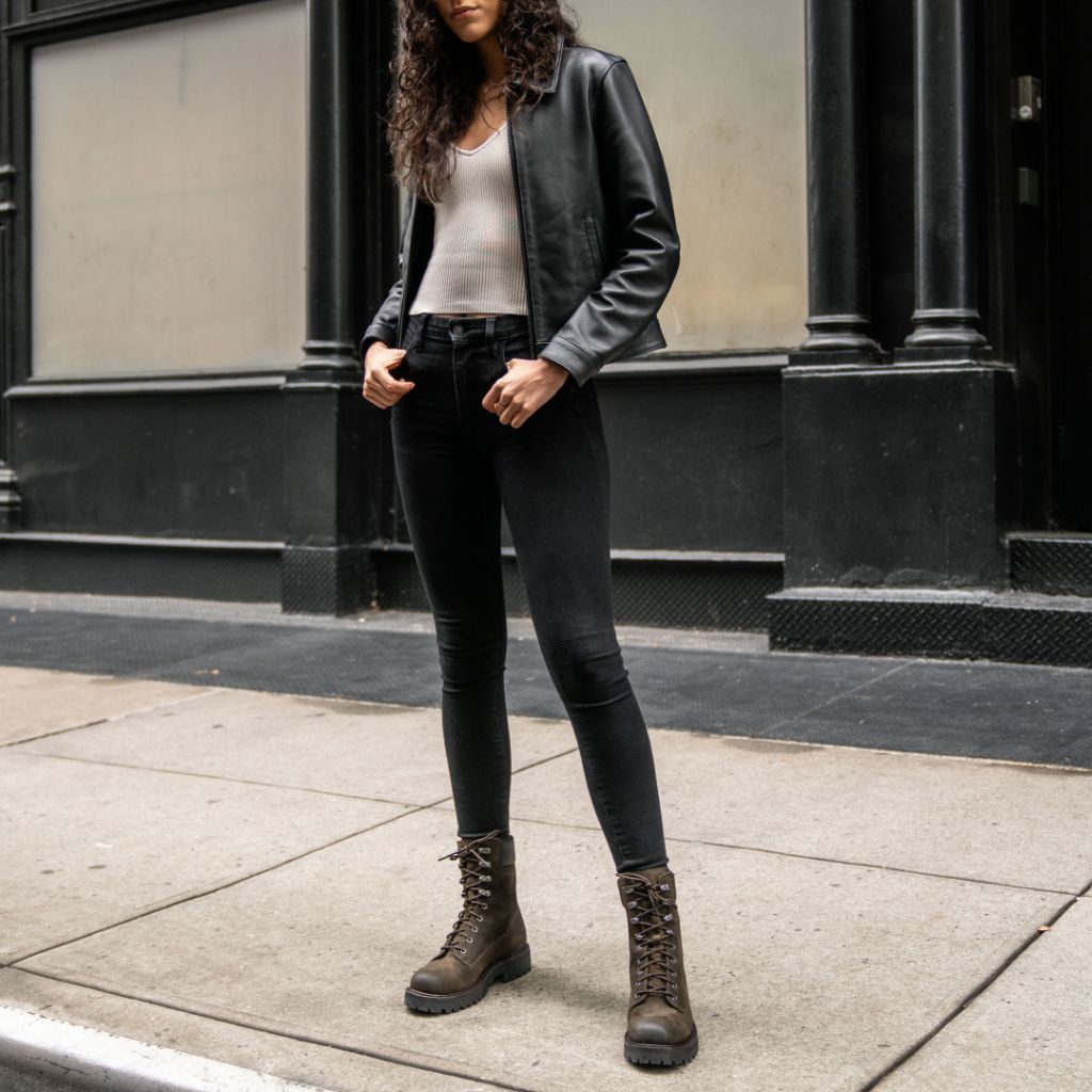https://cdn.shopify.com/s/files/1/0419/1525/files/1024x1024-Womens-Explorer-DarkOlive-110923-3.jpg?v=1701280226
