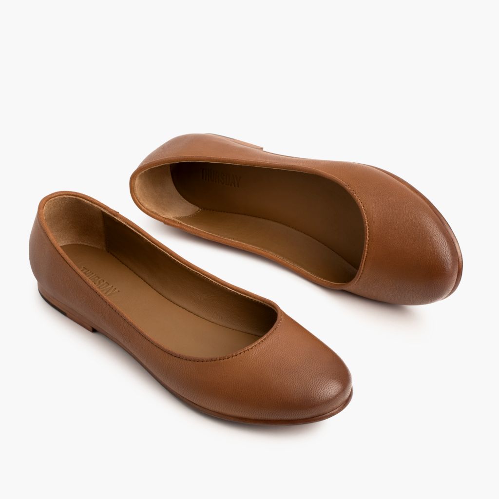 https://cdn.shopify.com/s/files/1/0419/1525/files/1024x1024-Womens-Feliz-Toffee-042723-FlatlayAlt.jpg?v=1683745402