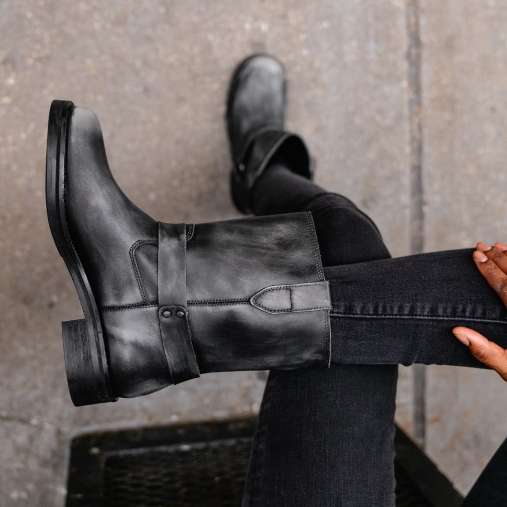 https://cdn.shopify.com/s/files/1/0419/1525/files/1024x1024-Womens-Outlaw-VintageIron-111524-3.jpg?v=1732044104