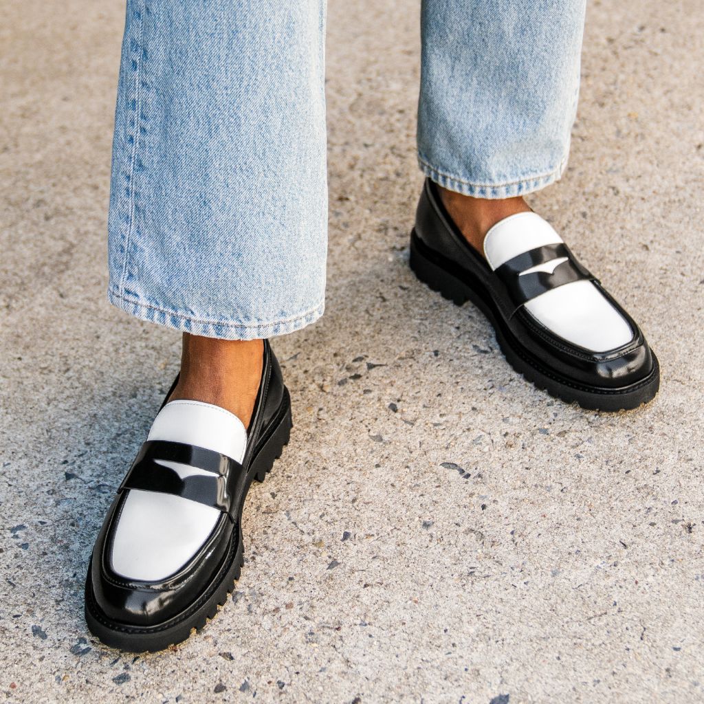 https://cdn.shopify.com/s/files/1/0419/1525/files/1024x1024-Womens-Penny-BlackWhite-052824-2.jpg?v=1718804554
