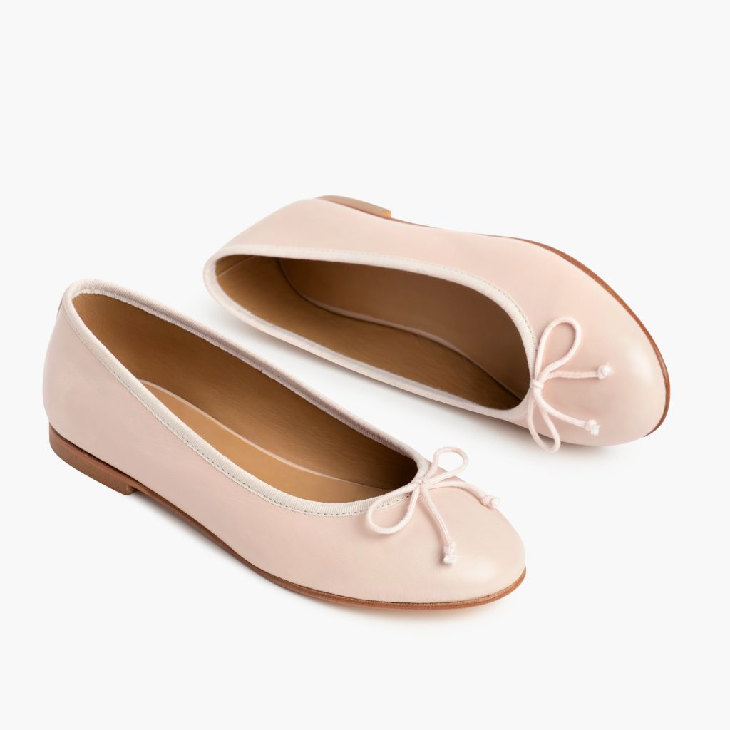 https://cdn.shopify.com/s/files/1/0419/1525/files/1024x1024-Womens-Prima-Blush-060623-FlatlayAlt.jpg?v=1687890860