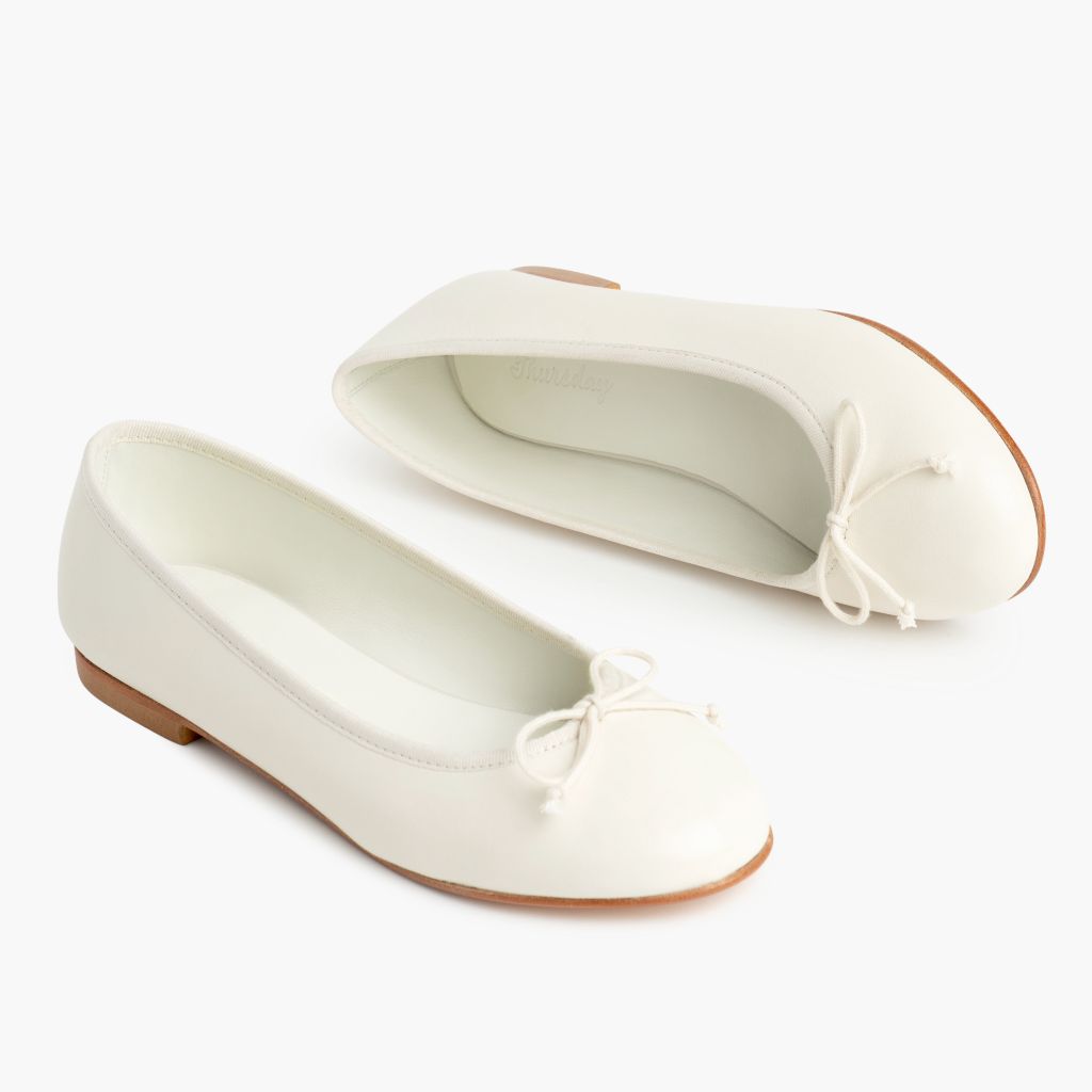 https://cdn.shopify.com/s/files/1/0419/1525/files/1024x1024-Womens-Prima-Ivory-060223-FlatlayAlt_8b43cb06-e40f-43cc-8f24-3ca04f49d076.jpg?v=1687892000