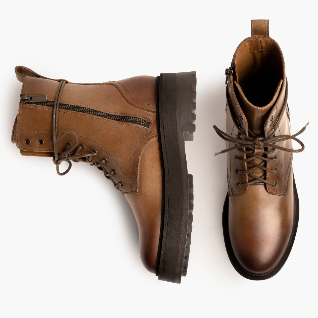 https://cdn.shopify.com/s/files/1/0419/1525/files/1024x1024-Womens-Quest-Natural-010424-Flatlay1.jpg?v=1706555226