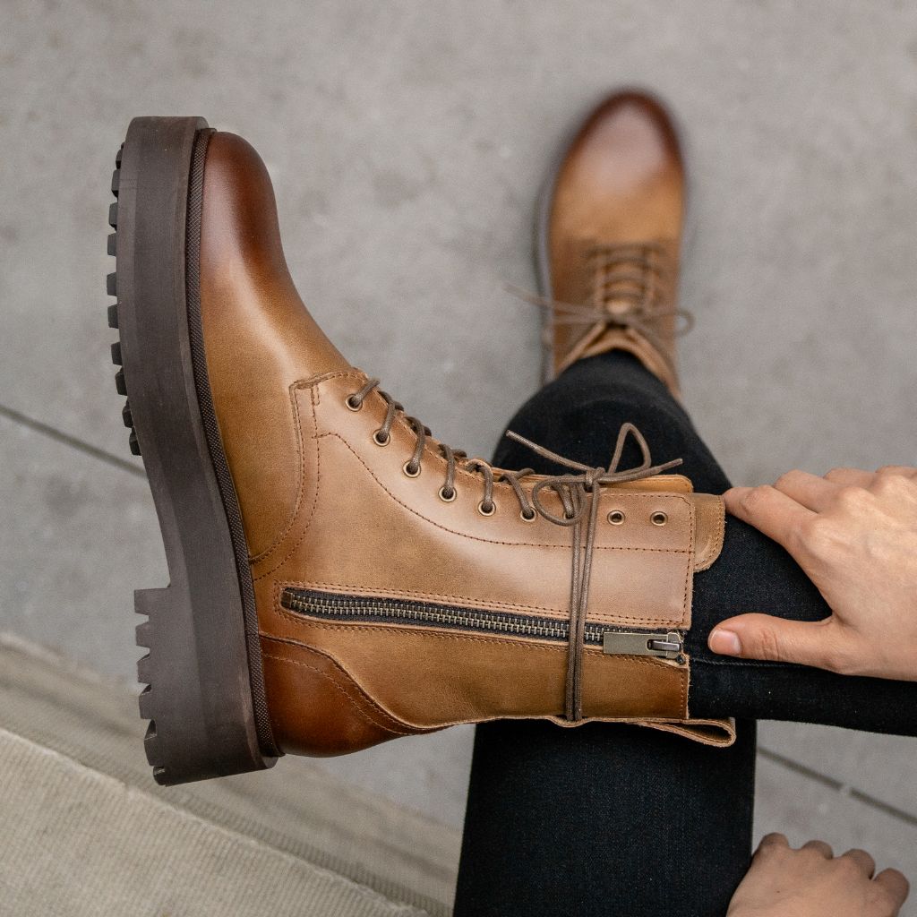 https://cdn.shopify.com/s/files/1/0419/1525/files/1024x1024-Womens-Quest-Natural-011924-3.jpg?v=1706724847