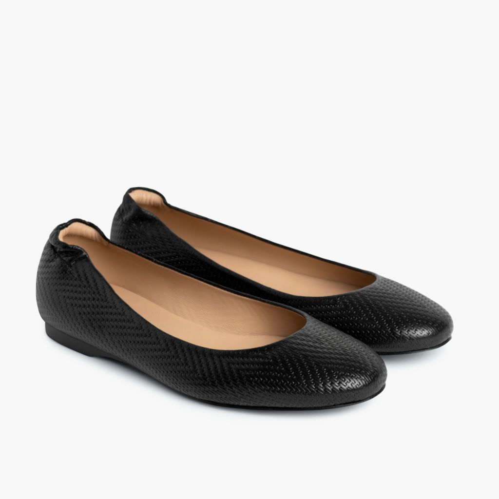 https://cdn.shopify.com/s/files/1/0419/1525/files/1024x1024-Womens-Scrunch-BlackEmbossed-052423-3.4.jpg?v=1689012743
