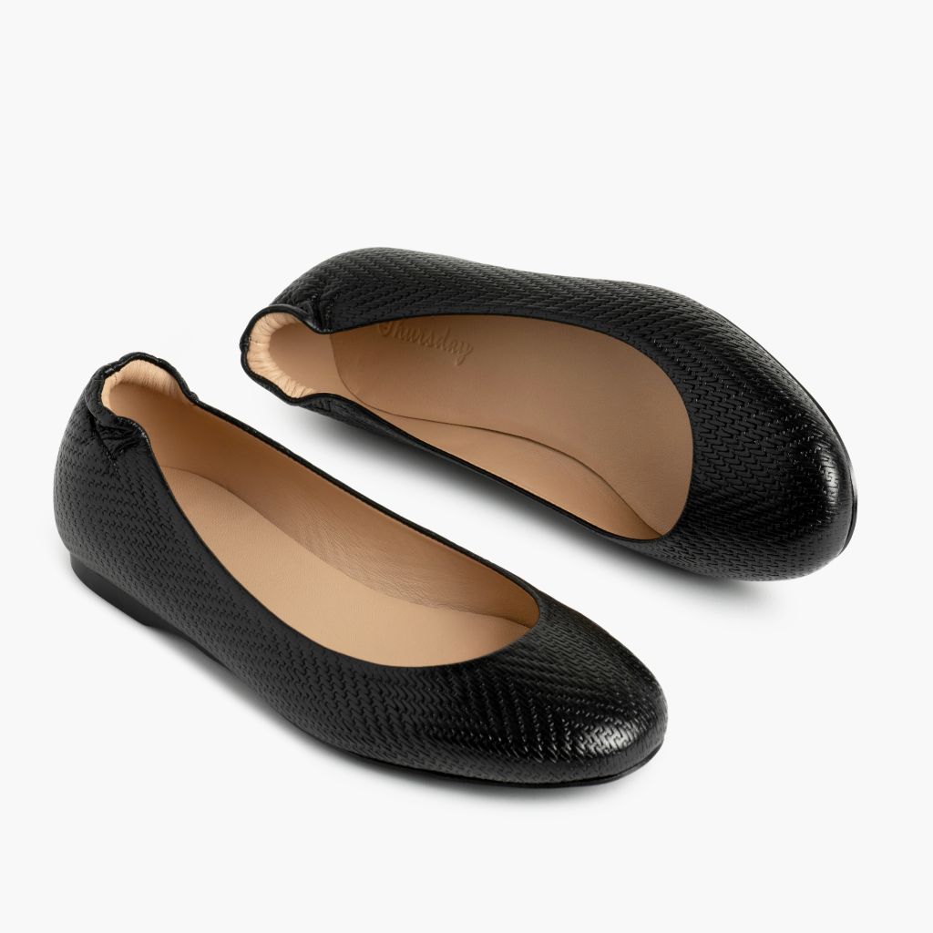 https://cdn.shopify.com/s/files/1/0419/1525/files/1024x1024-Womens-Scrunch-BlackEmbossed-052423-FlatlayAlt.jpg?v=1689012744