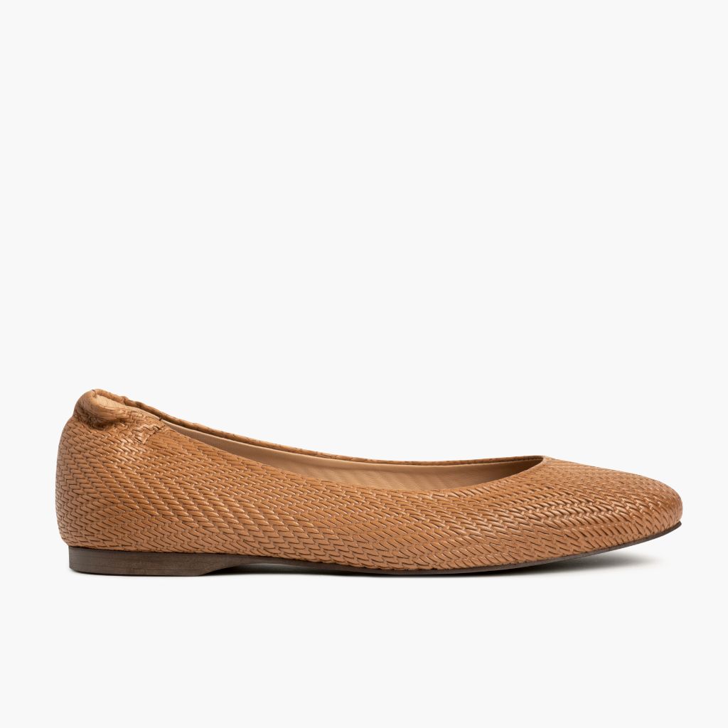 https://cdn.shopify.com/s/files/1/0419/1525/files/1024x1024-Womens-Scrunch-anEmbossed-060123-Side.jpg?v=1689014815