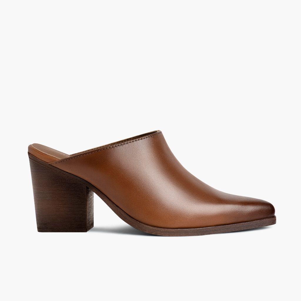 https://cdn.shopify.com/s/files/1/0419/1525/files/1024x1024-Womens-Summer-Brandy-031924-Side_81764bd1-1f24-4315-a570-057874e59ad7.jpg?v=1716506186
