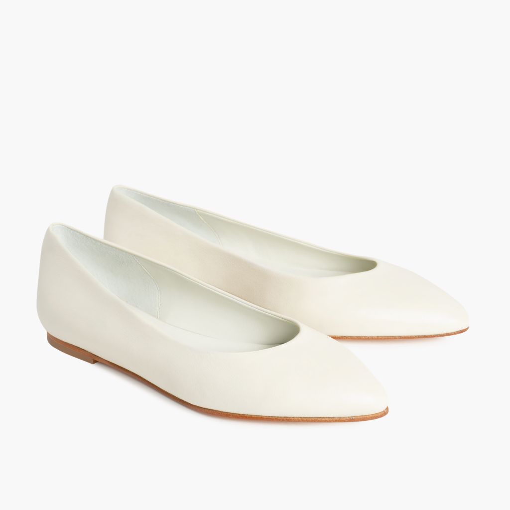https://cdn.shopify.com/s/files/1/0419/1525/files/1024x1024-Womens-Viva-Ivory-060123-3.4_7d14a9e9-4cbc-41c6-8dd8-f973000f6787.jpg?v=1687891423
