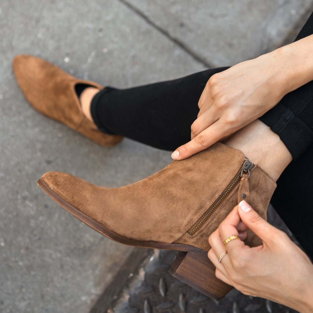 https://cdn.shopify.com/s/files/1/0419/1525/products/1024x1024-women-downtown-goldenbrown-061421-3.jpg?v=1623772519